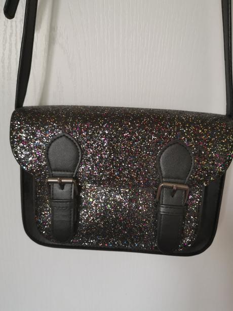 Dívčí kabelka, reserved