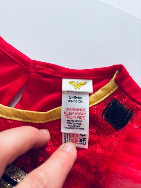 An15/ kostým šaty wonder woman- v. 5/6 let, 