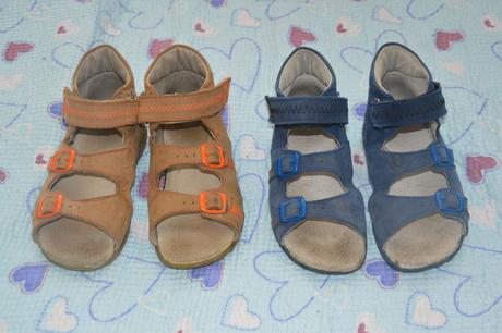 2x zdravotní sandálky, 32