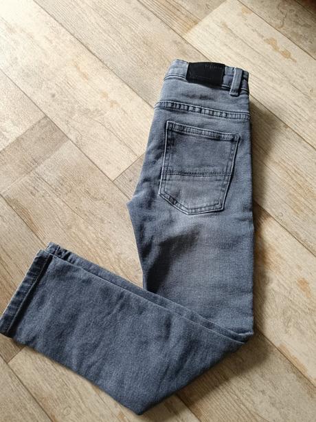 Džíny, reserved,128