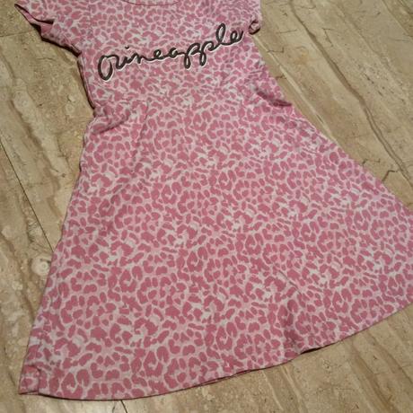 Šaty s nápisem, 104