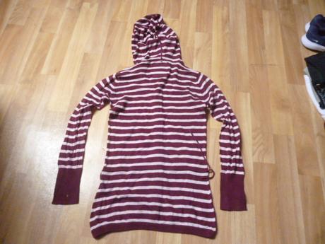 Pruhatý delší svetr 10-11, 140