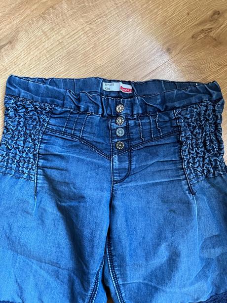 Bezva pohodlné měkoučké džínové kratasy, name it,152