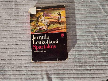 Kniha knížka loukotková spartakus před námi boj,