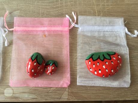 Malované kamínky jahůdky + sáček,