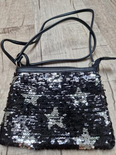 Dívčí či dámská kabelka, 