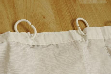 Bily zaves do vany s 8 hacky,