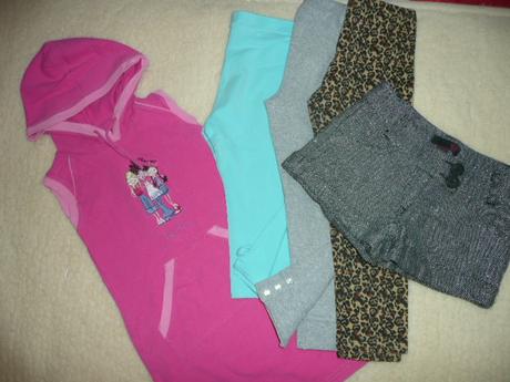 Leginy 4ks šaty kraťasy vel 116- 128, 122–134