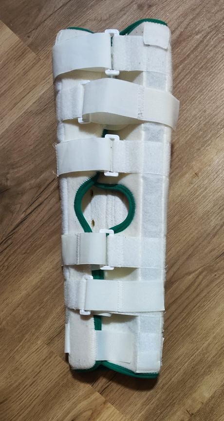 Kolenní ortéza simoscare (cca 10 - 15 let), 