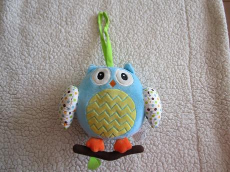 Hrající, velmi pěkná heboučká sova k zavěšení, 