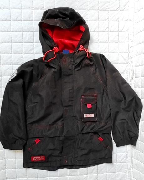 Černá větrovka, rebel,134