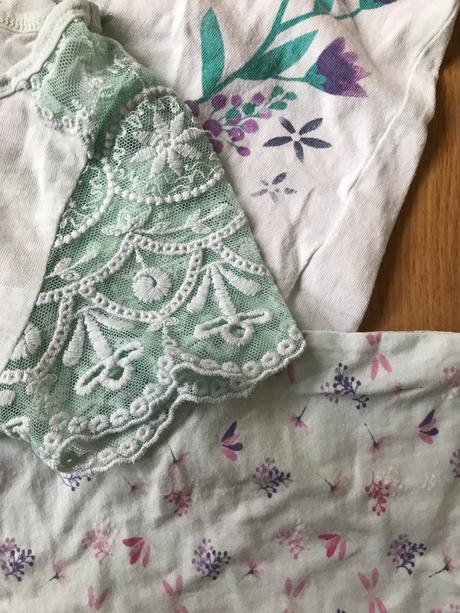 3x zelenkavé tričko, vážka, krajka, 122, 134