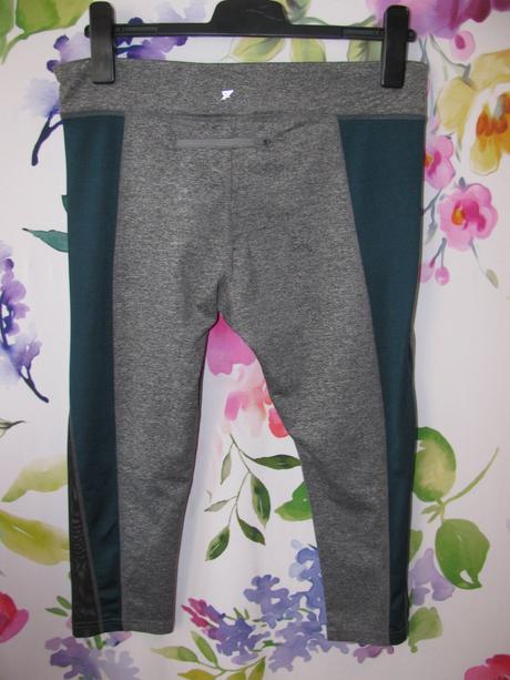 Elastické sportovní 3/4 legíny, 40