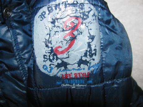 Zimní tmavě modrá kombinéza s kapucí a návleky, 68