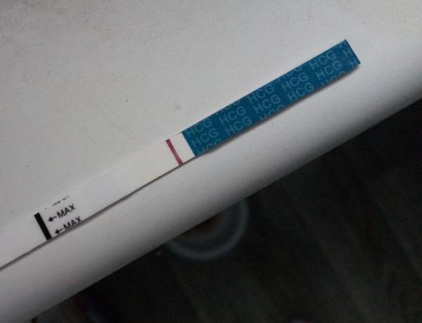 Těhotenský test. Je tam něco?