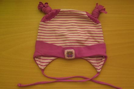 Čepice fialová se sovou na zavazování, 104