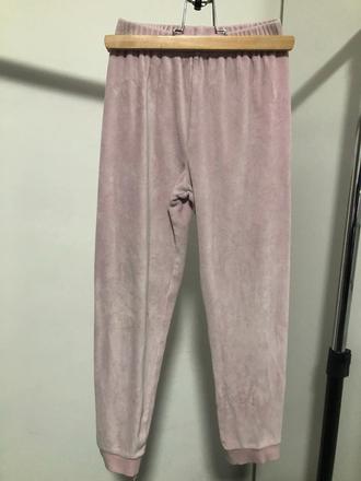 Sametové růžové pyžamové kalhoty, 134