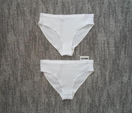 Dívčí bílé kalhotky, 146