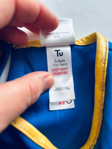 An8/ kostým super girls - v.5/6 let, 