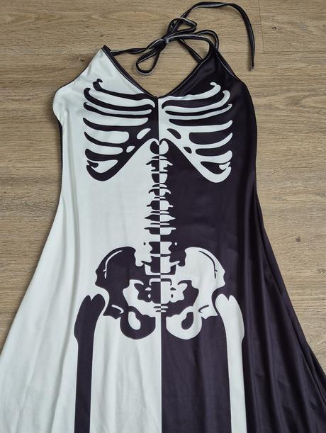 Šaty- kosti na halloween,