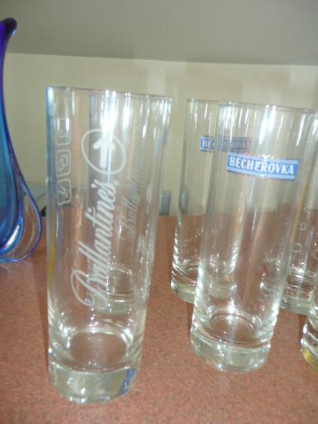 Skleničky rum whisky becherovka logo s logem,