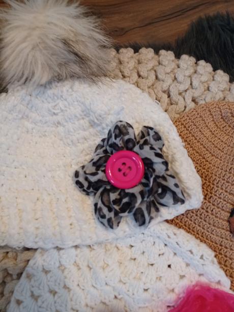 3krát háčkovaná čepice leopard 2-4 roky, 104