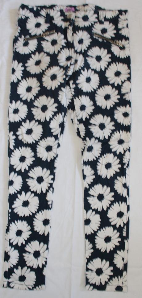 Ho46. bezvadné kopretinové skinny 9-10 let, f&f,140