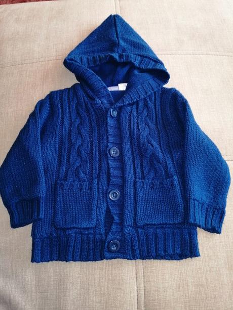 Teplý svetr s kapucí, lupilu,74