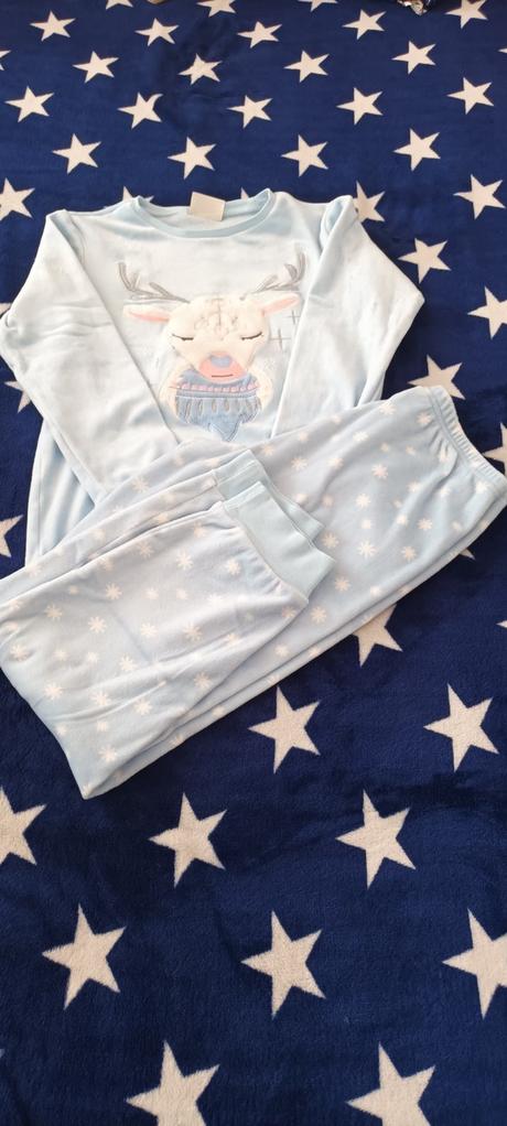 Pyžamo nenošené, c&a,140