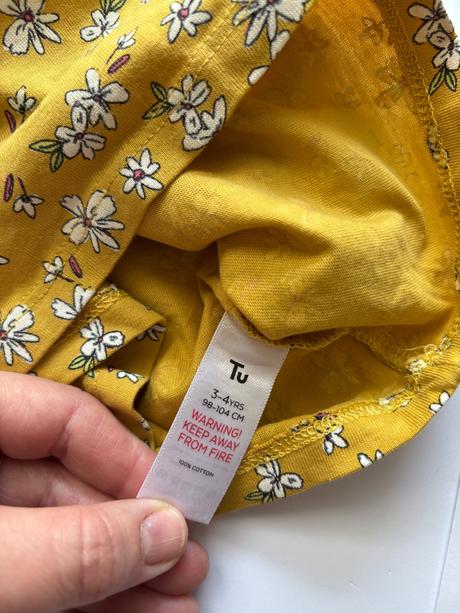 Triko s květy - v.3/4 roky zn. tu, tu,104