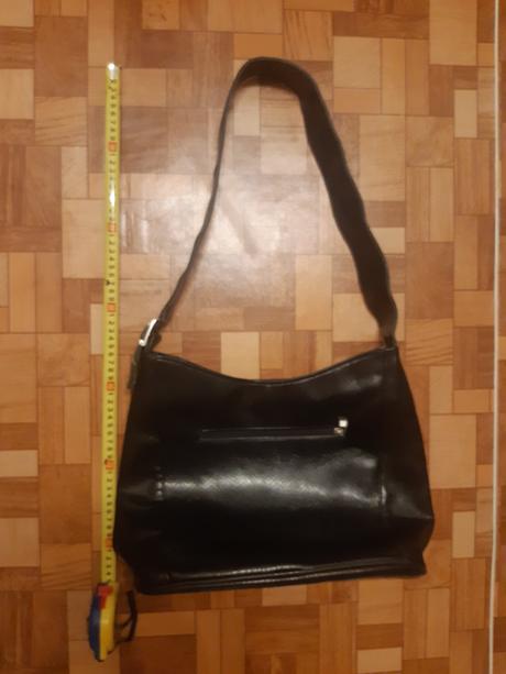 Dámská, černá kabelka - hadinka, 