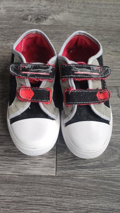 Tenisky, stélka 20cm., 32