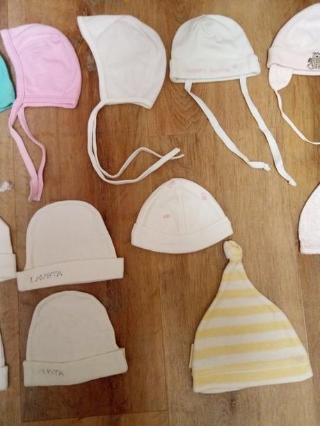 17x čepička, vel 56- 62, 62