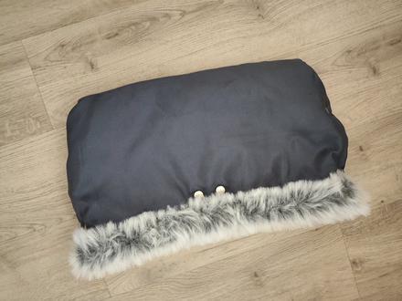 Rukávník s kožešinou,