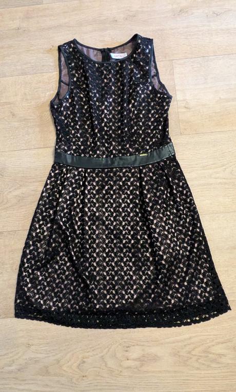 Krásné krajkové šaty antall vel. 38, 38