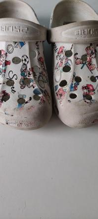 Pantofle typu crocs, 31