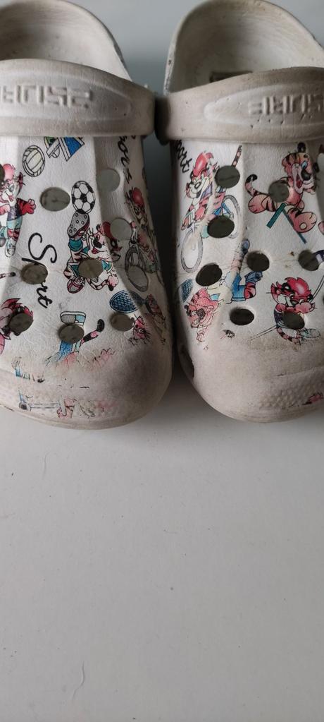 Pantofle typu crocs, 31