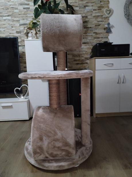 Růžové kočičí škrabadlo a odpočívadlo zánovní,