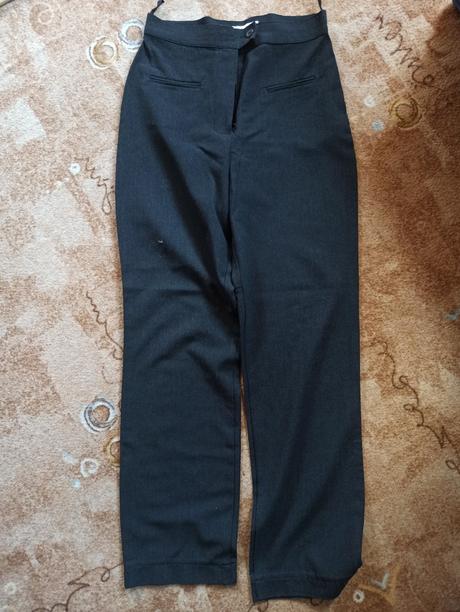 Kalhoty, sukně, triko a top, 36