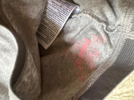 Skvělý stav, obojí málo nošené 134/140 šedé peppe, yigga,134