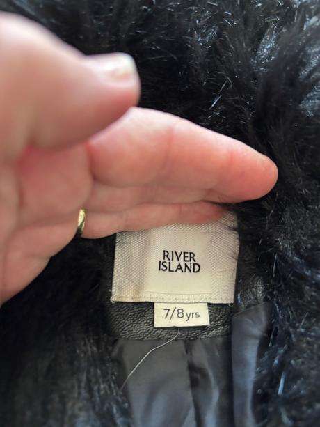Krásná koženková bunda s kožíškem- v.7/8 let, river island,128