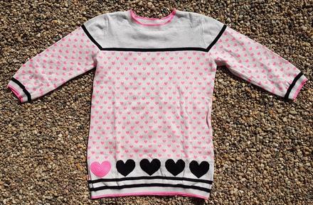 M113	dívčí svetřík s 3/4 rukávem srdíčka v.140-146, george,146