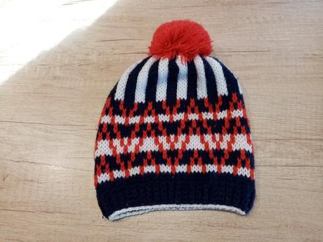 4x čepice, šála, 104