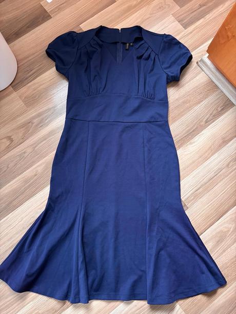 Příležitostní šaty, l