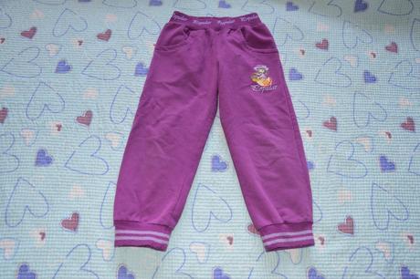 Fialové tepláčky, 98