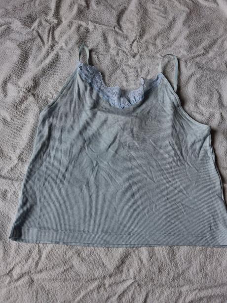 Tílko s krajkou, 36