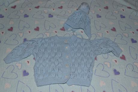 Teplý komplet - svetr a čepice s bambulí, 86