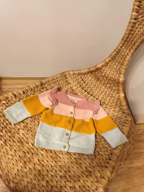 Duhový svetr s volánky, f&f,68