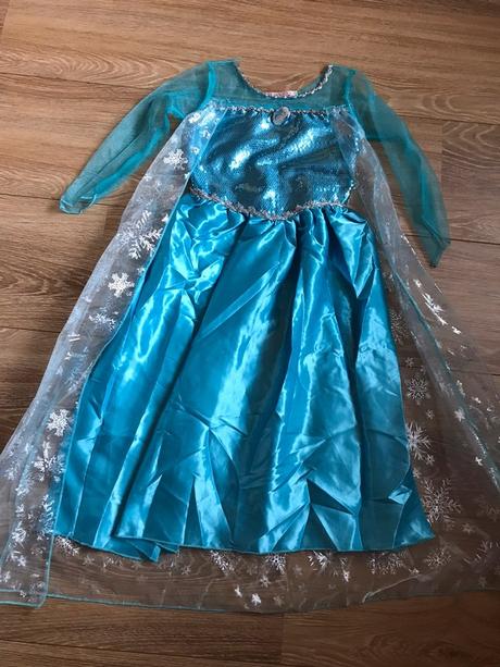 Nádherné šaty ledové království, frozen,