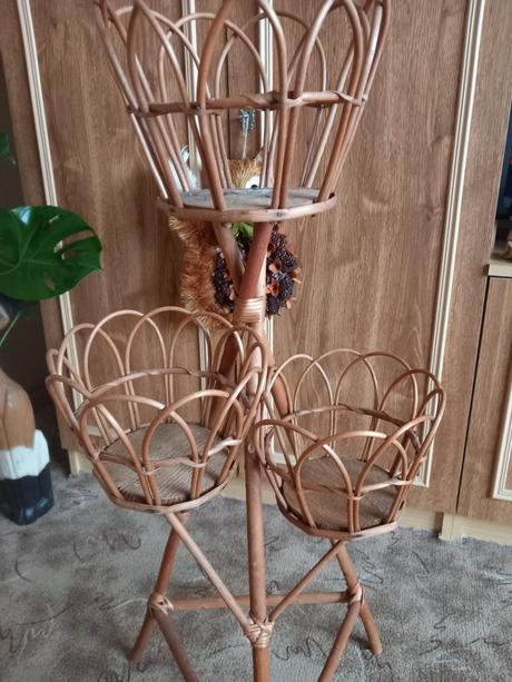 Nový stojan na kytky, 